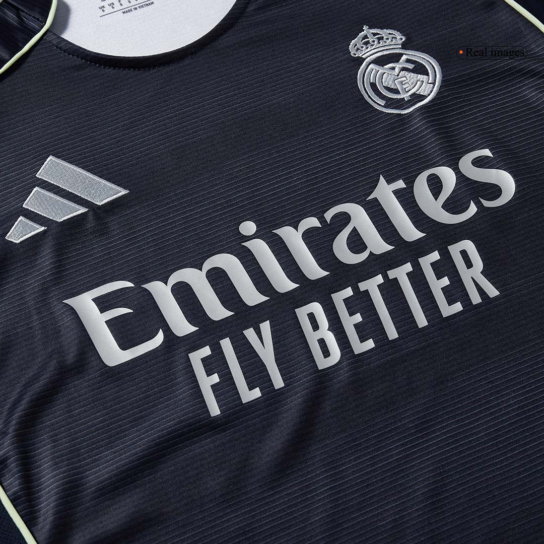 VALVERDE #8 Real Madrid Extérieur Maillot 2025/26